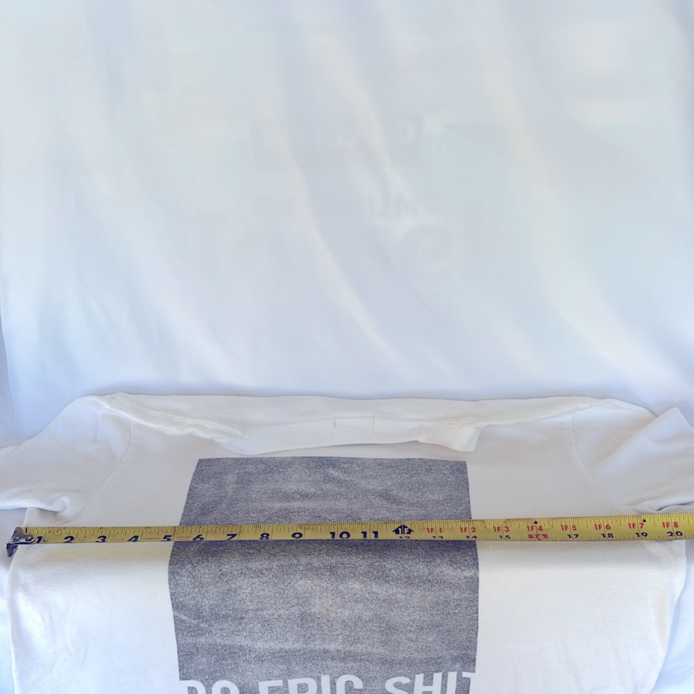 Gently Worn Abercrombie & Fitch Muscle White Graphic T-Shirt -Men’s Size Medium - Picture 7 of 9